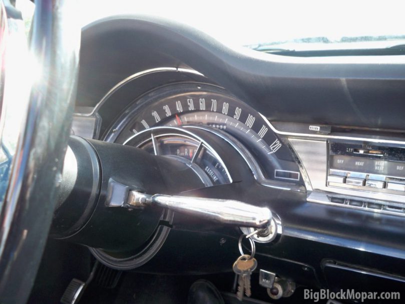 1965 Chrysler 300 convertible dashboard