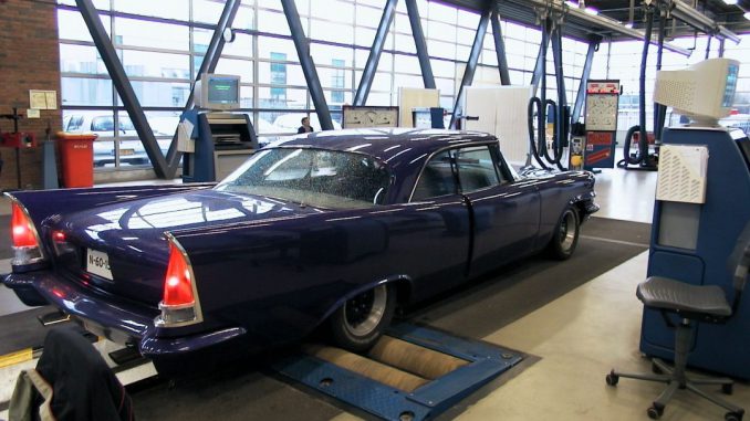 1957 Chrysler Windsor Custom at the RDW (DMV) - Braking test