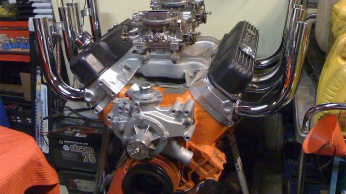 BigBlockMopar 440ci engine with 'Zoomie' headers'