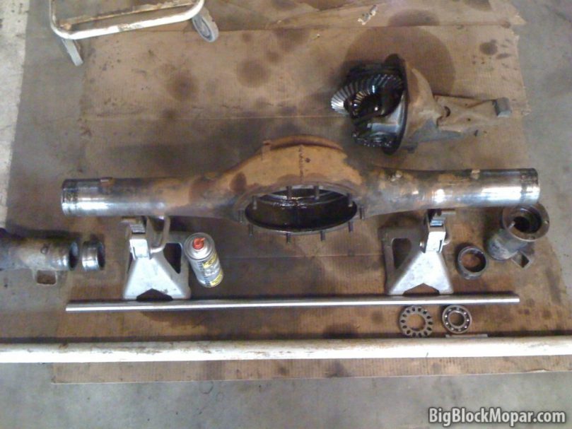 1973 Dodge Dart - Rear axle housing narrowing