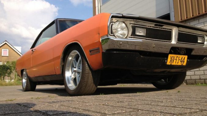 1973 Dodge Dart - 17" wheels