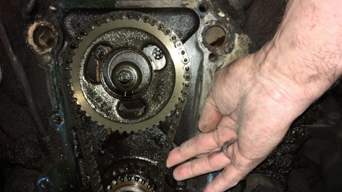 318ci Small block Mopar Timing chain wear