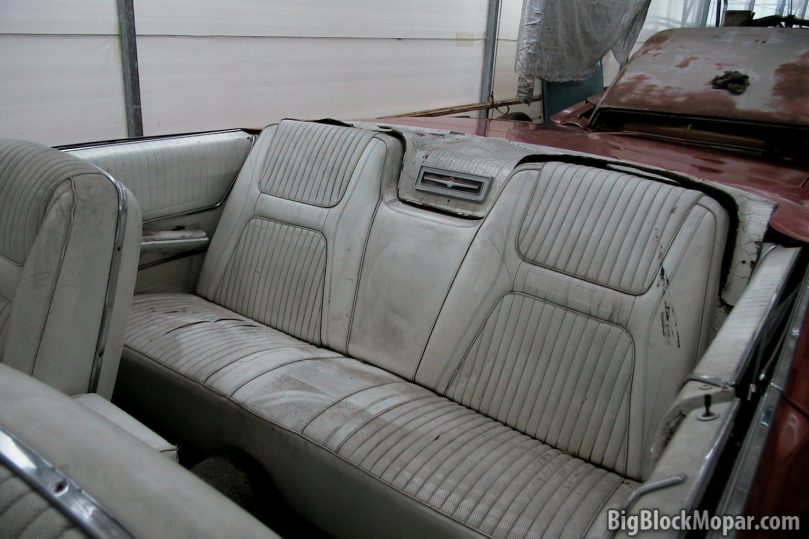 1965 Chrysler Parade Car - Rear seat