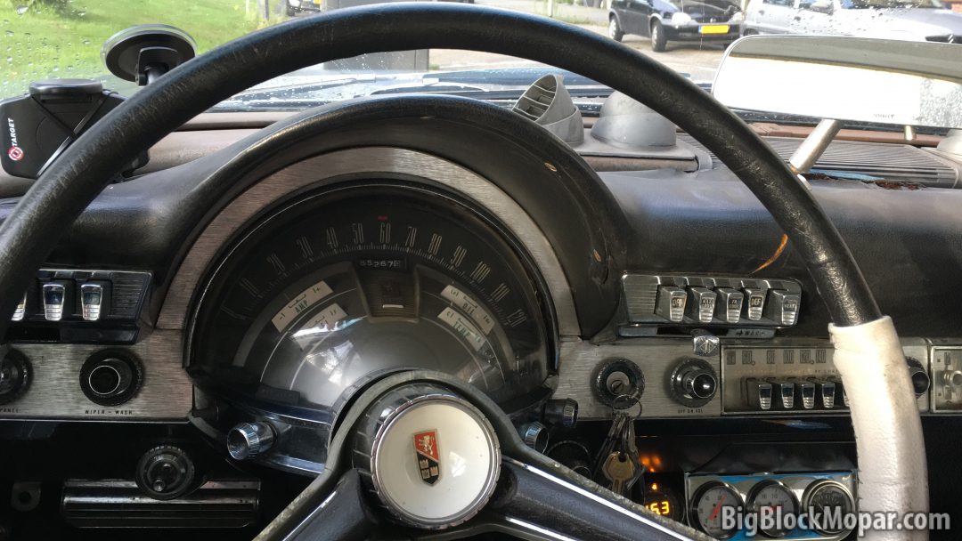 1960 Chrysler NewYorker dash cluster