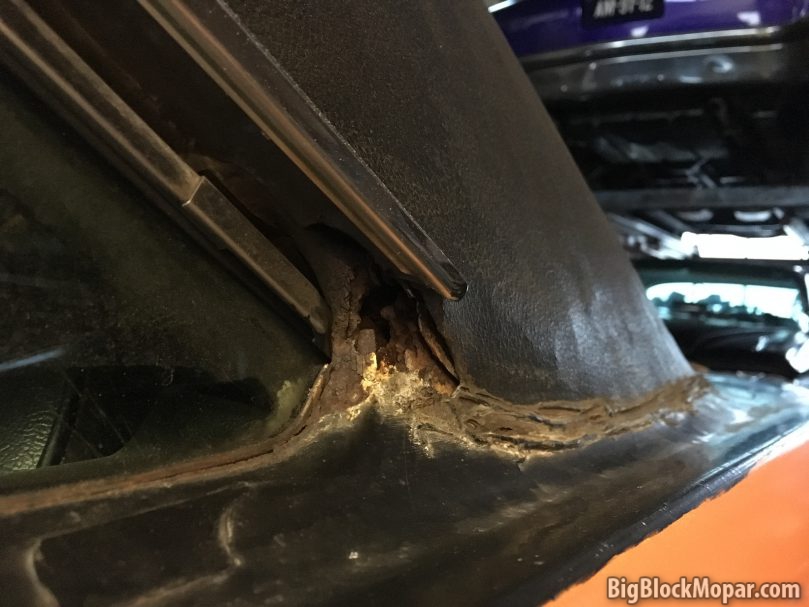1973 Dodge Dart quarter window rust damage