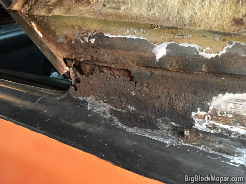 1973 Dodge Dart roof vinyl rust